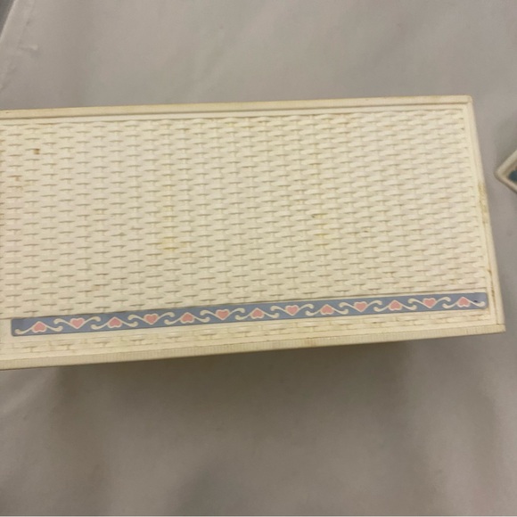 Vintage 1984 Barbie Heart Family Nursery Wicker Bath Tub & Car Seat - Picture 9 of 11